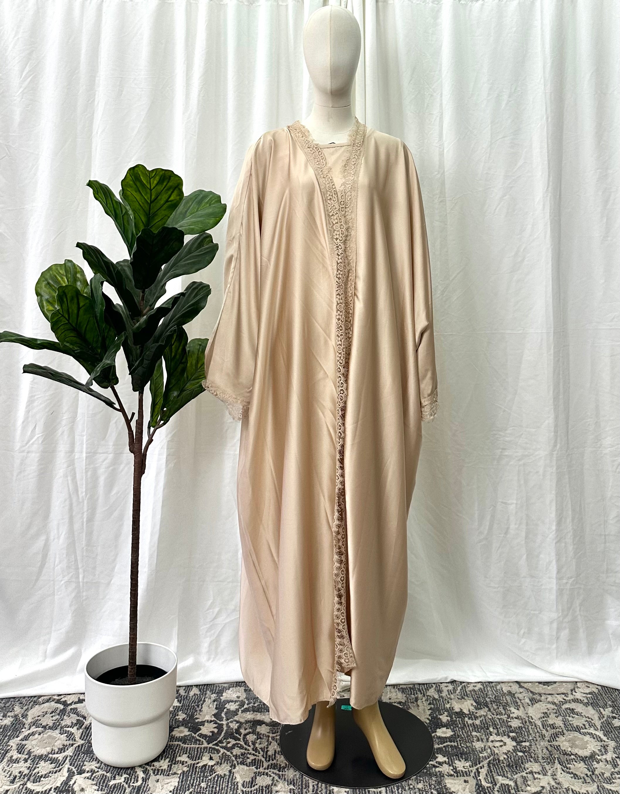 Batwing Lace Abaya – Faiza's Closet