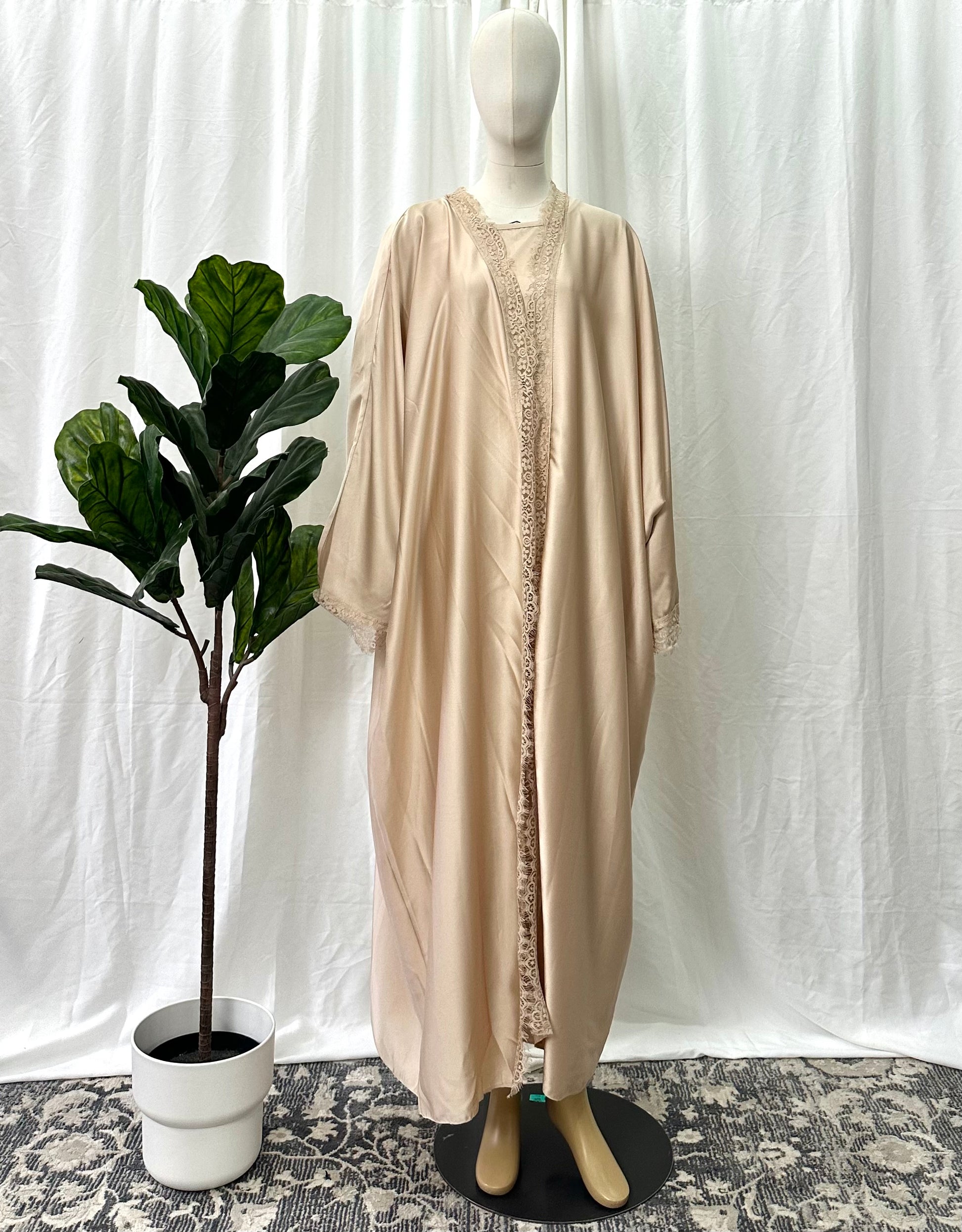 Batwing Lace Abaya - Faiza's Closet 